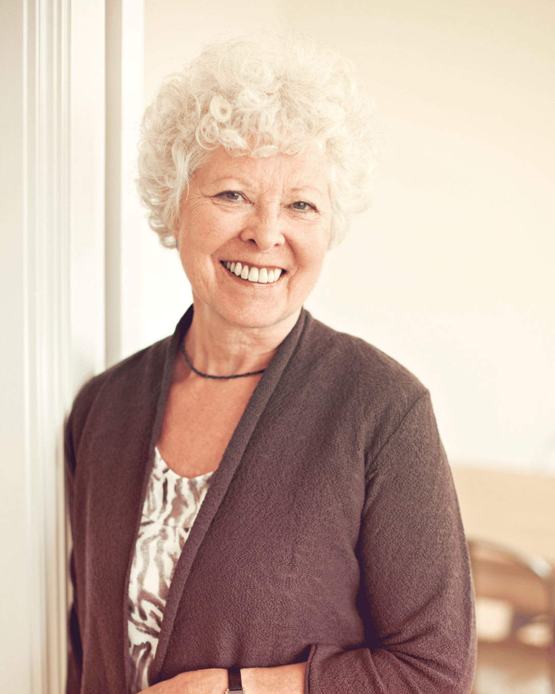 Dame met hoorapparaten